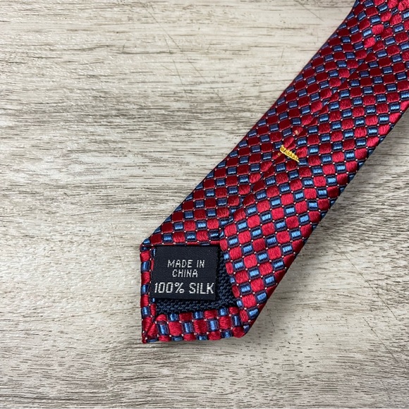 Men’s Nautica Tie 100% Silk Necktie Red Blue Dots - Picture 4 of 7